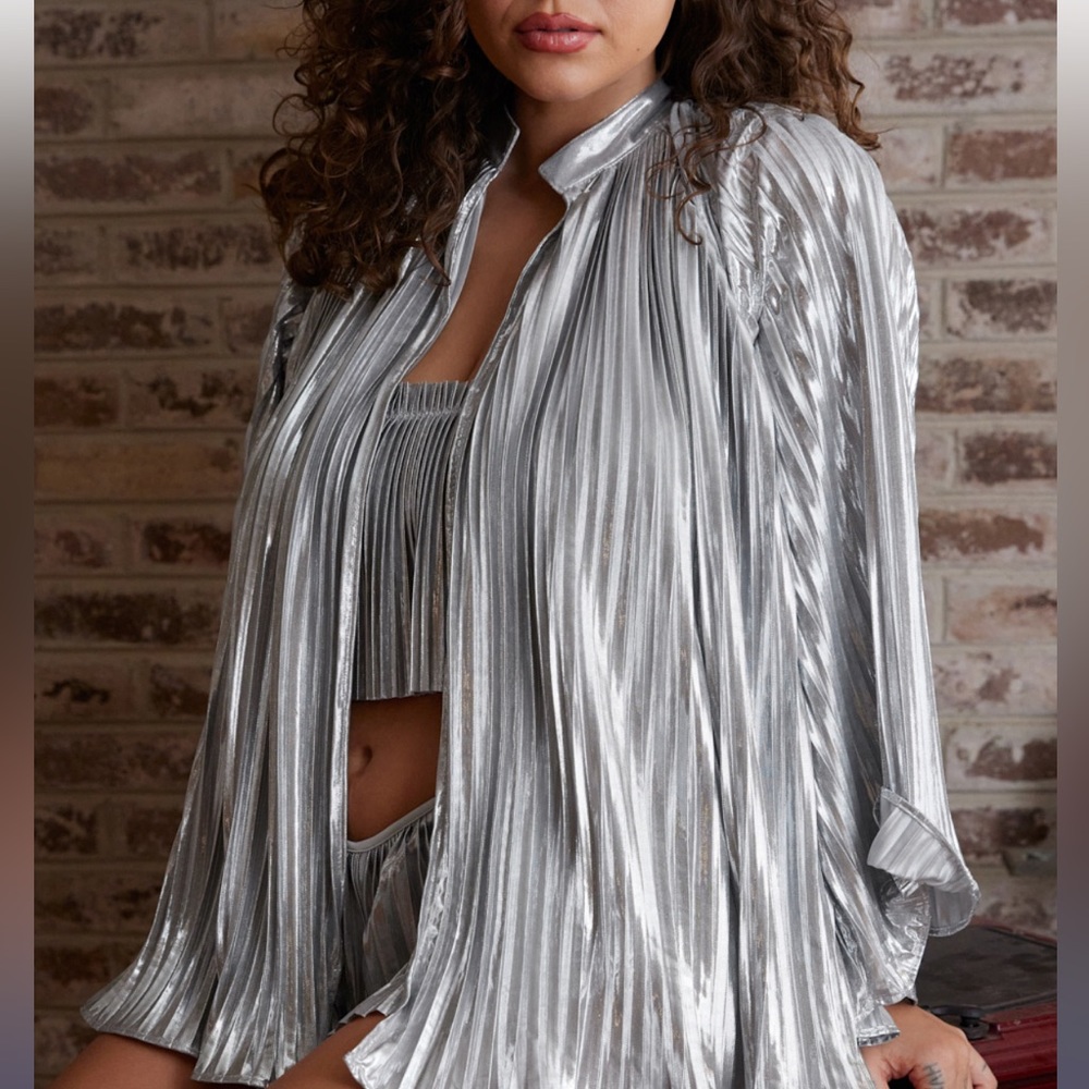 Silver jacket/coverup - Picture 3 of 4